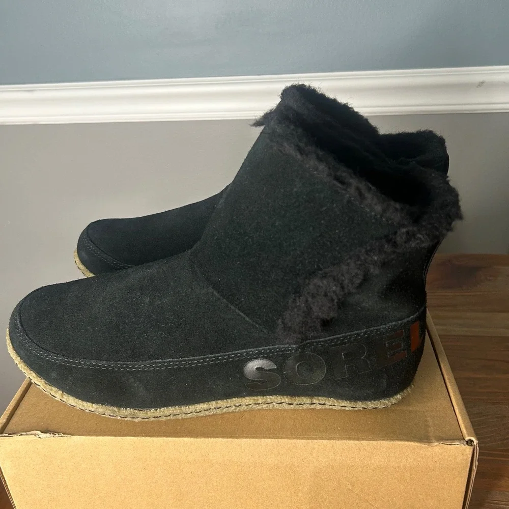 Sorel Explorer Joan Cozy Booties -‎ Black Suede, Faux Fur Trim - Women's Size 10